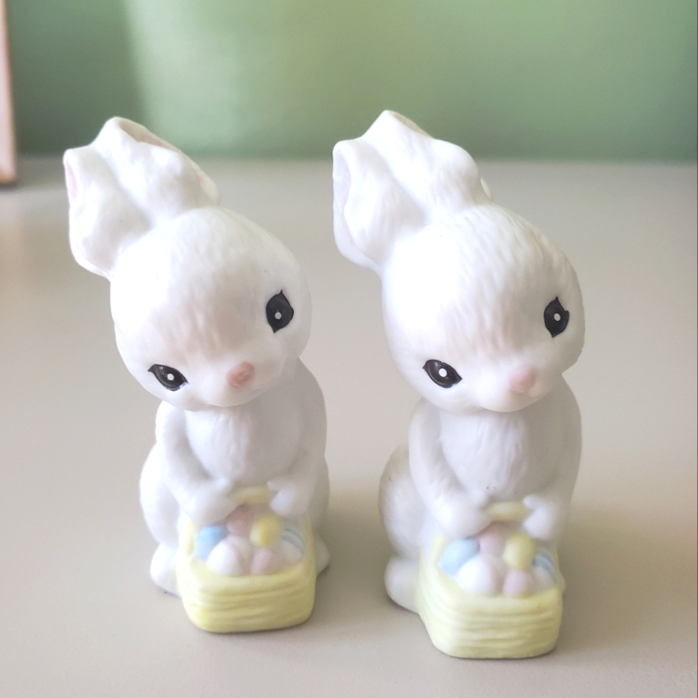 1983 Hallmark Easter Bunny Rabbit Small figurine set